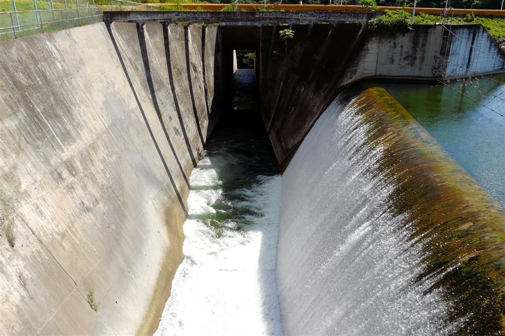 CARIPE -> MOCHIMA - water van stuwmeer naar waterkrachtcentrale