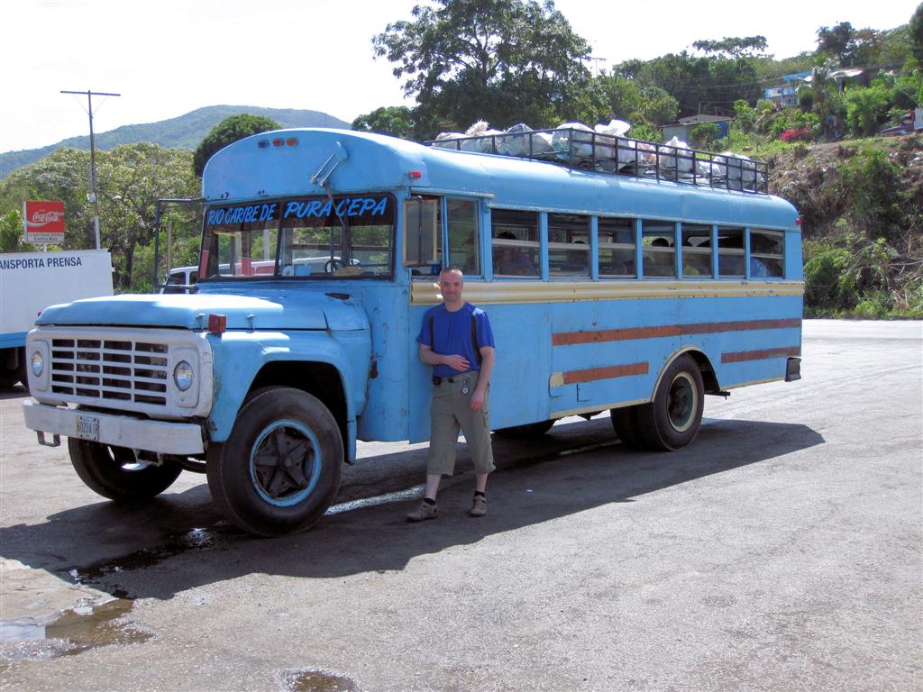 CARIPE -> MOCHIMA - Carlos bij lokale bus