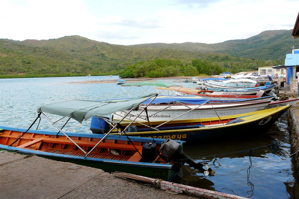 MOCHIMA - boten in de haven