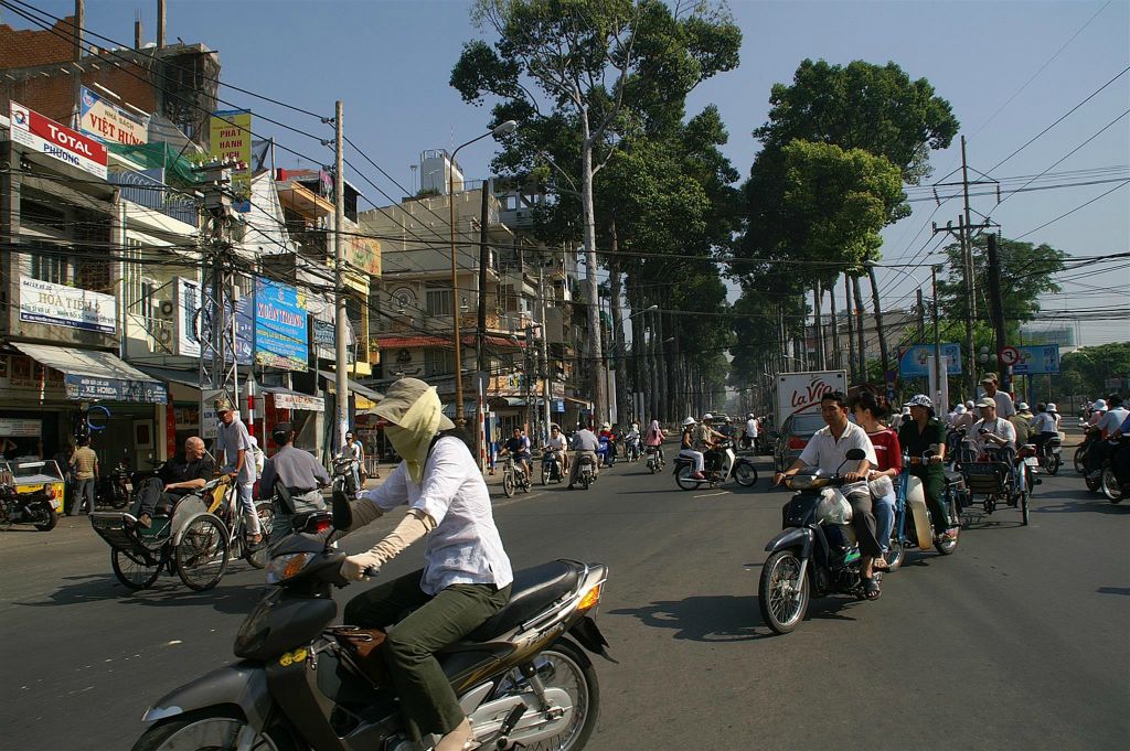 SAIGON - de groep onderweg met riksja's