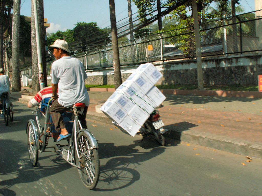 SAIGON - een brommer volbeladen