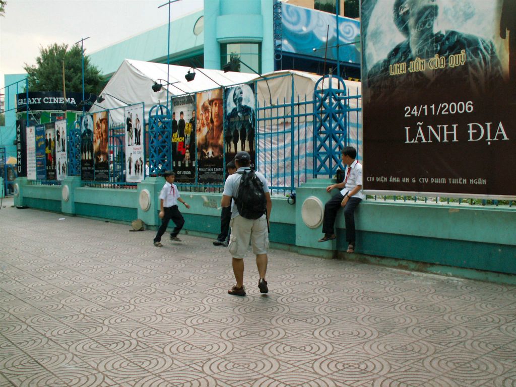 SAIGON - enkele filmposters