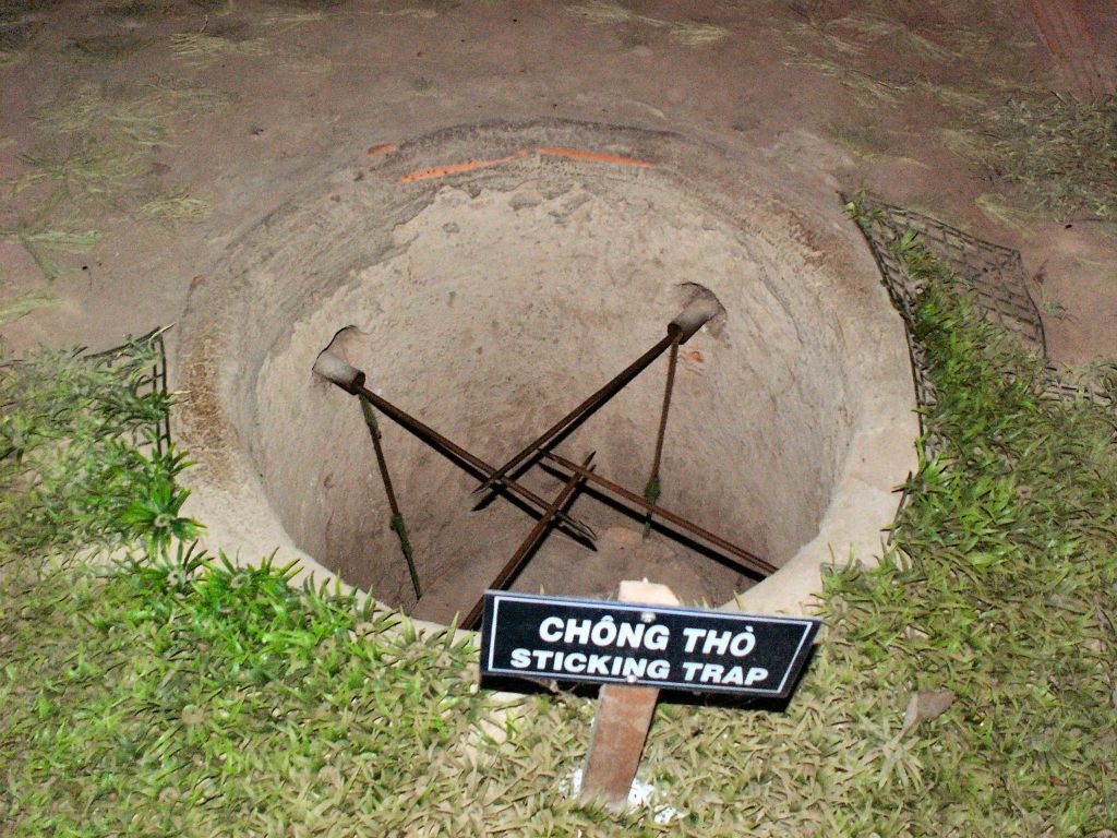 SAIGON - een boobytrap bij het tunnelcomplex van Củ Chi