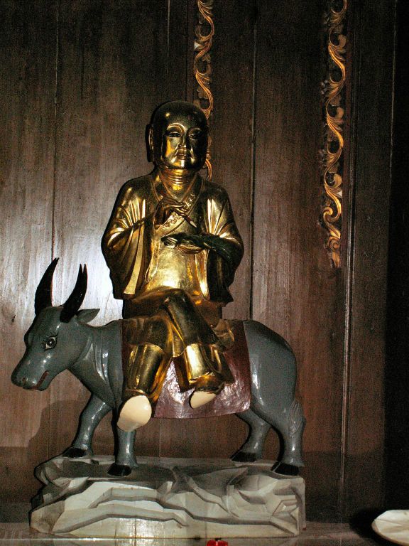 SAIGON -> CAN THO - een beeld bij de My Tho de Vinh Trang pagoda