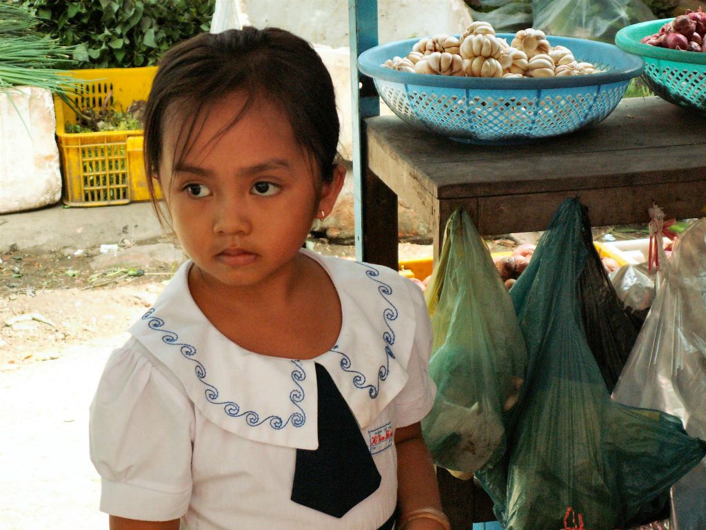 SAIGON -> CAN THO - een kind op een markt
