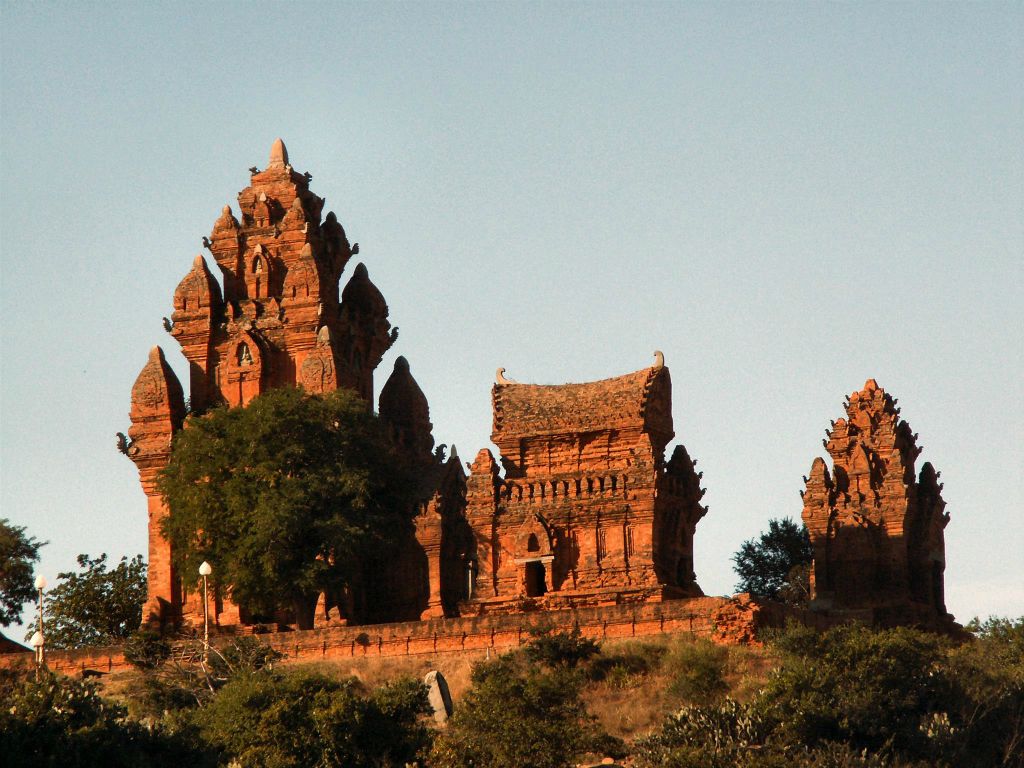CAN THO -> NHA TRANG - de Po Klong Garai Cham Towers (14e eeuw)