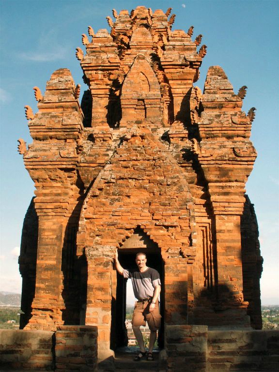 CAN THO -> NHA TRANG - Carlos bij de Po Klong Garai Cham Towers (14e eeuw)