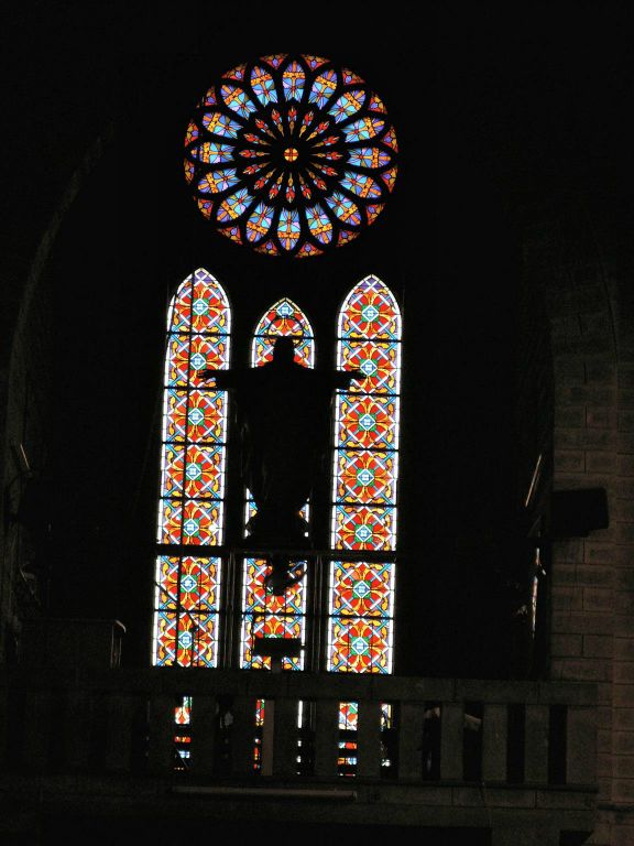 NHA TRANG - een glas en lood raam in de Nha Trang kathedraal