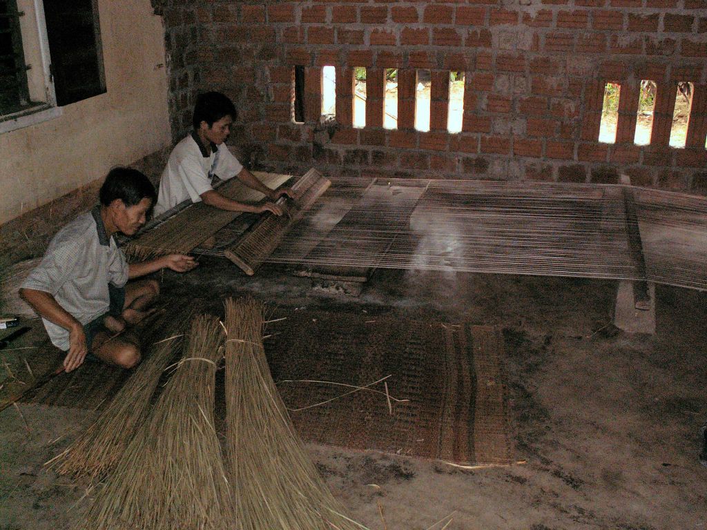 QUINHON -> HOI AN - een mattenmakerij