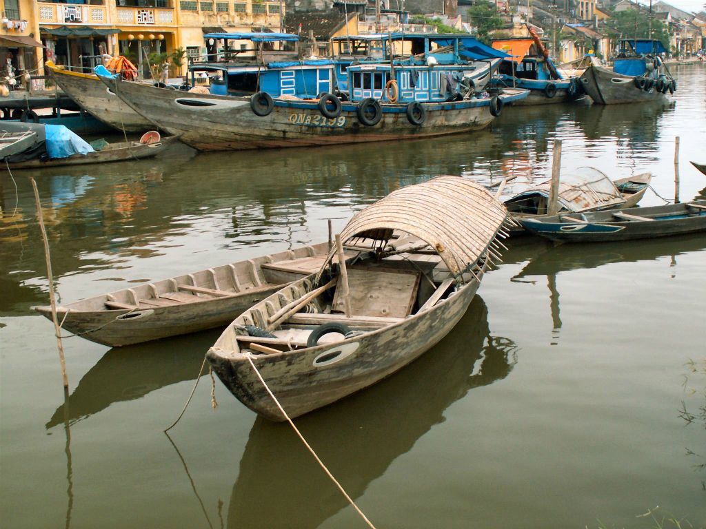 HOI AN - enkele boten in een haven