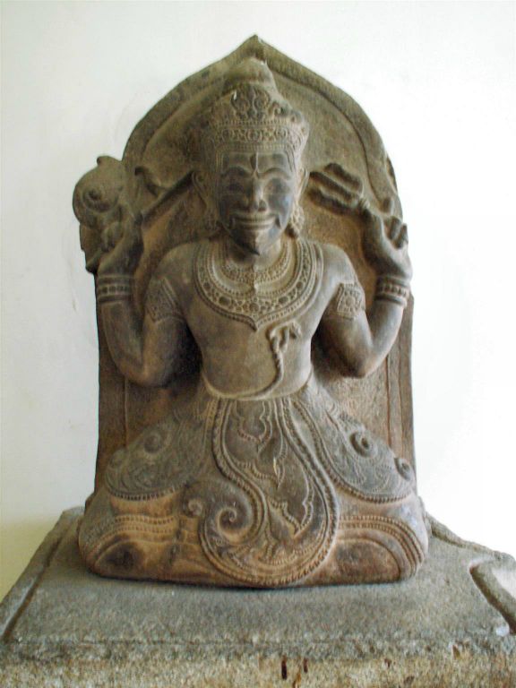 DA NANG - een beeld bij het Cham Pa museum