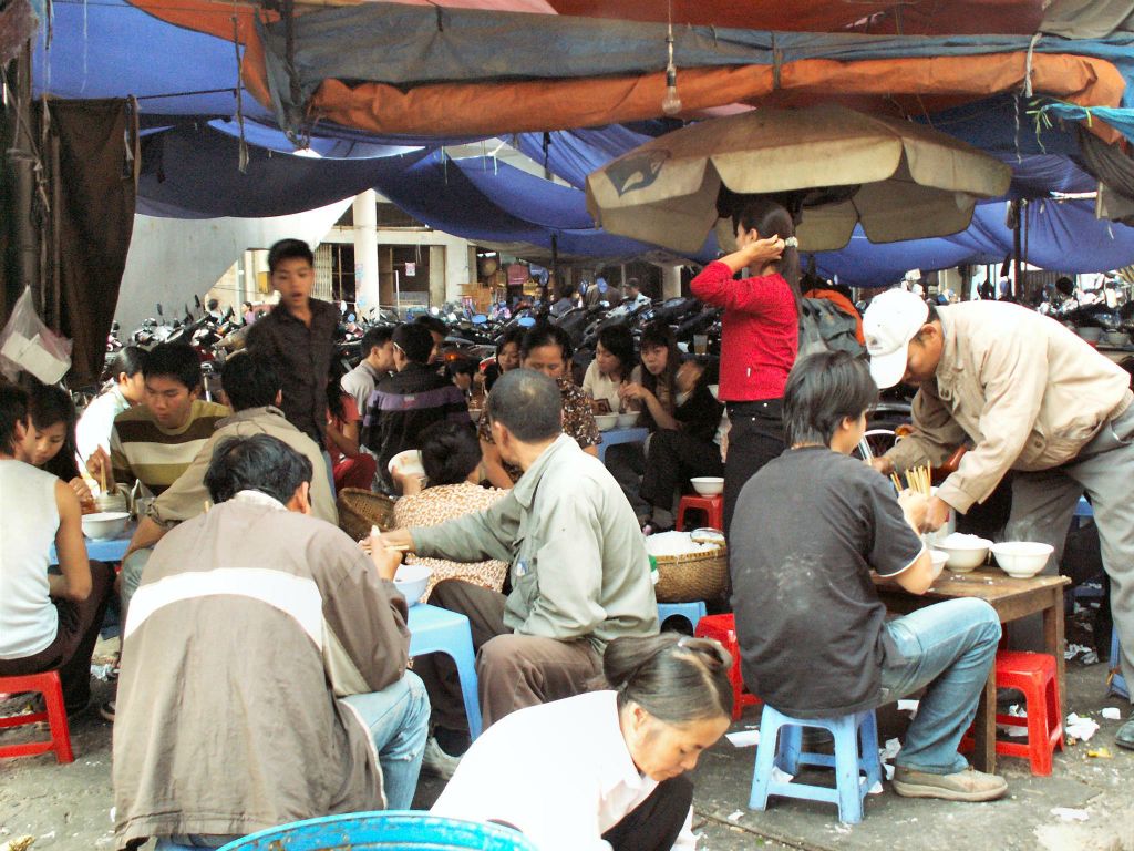 HANOI - een eetkraam