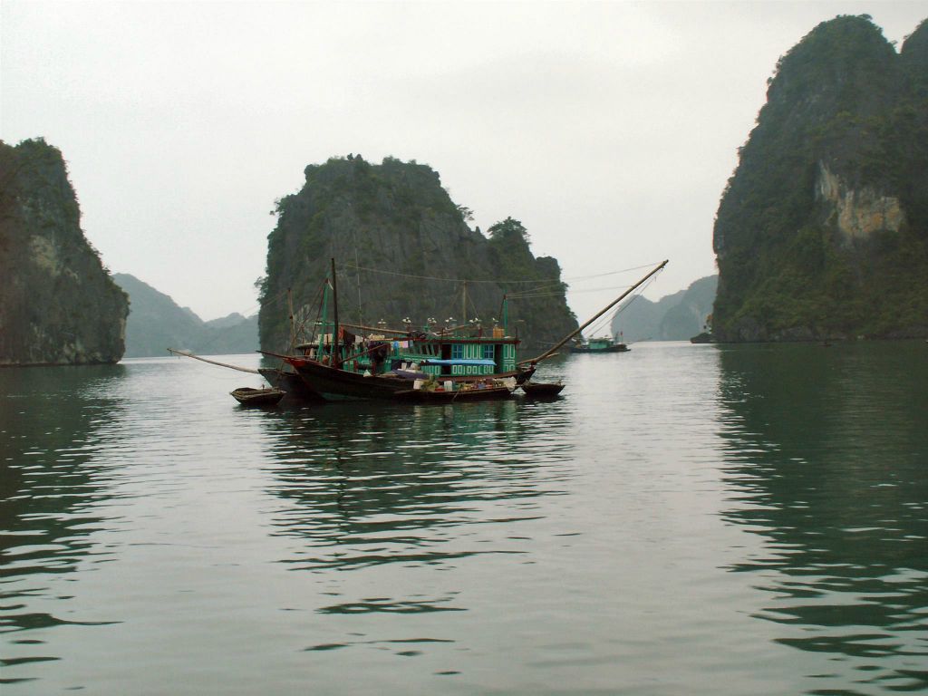 HALONG BAY - een woonboot