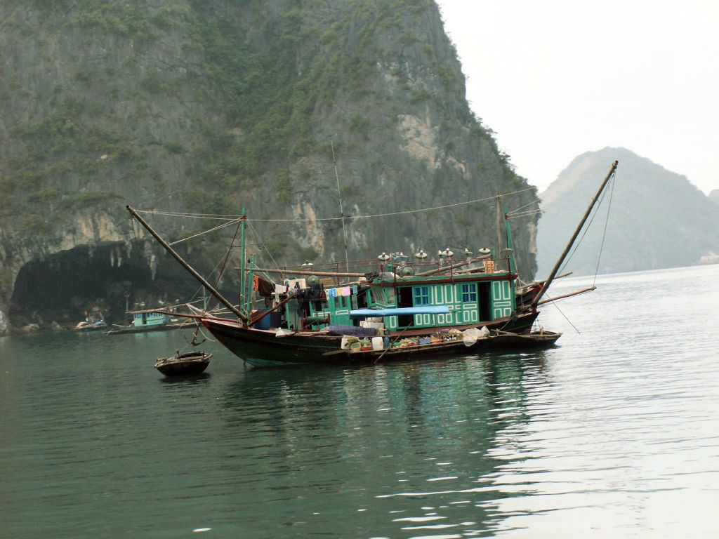 HALONG BAY - een woonboot
