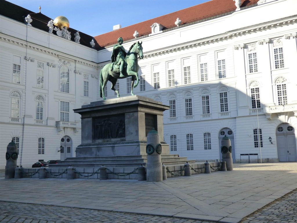 WENEN - het standbeeld van Jozef II aan de Josefsplatz