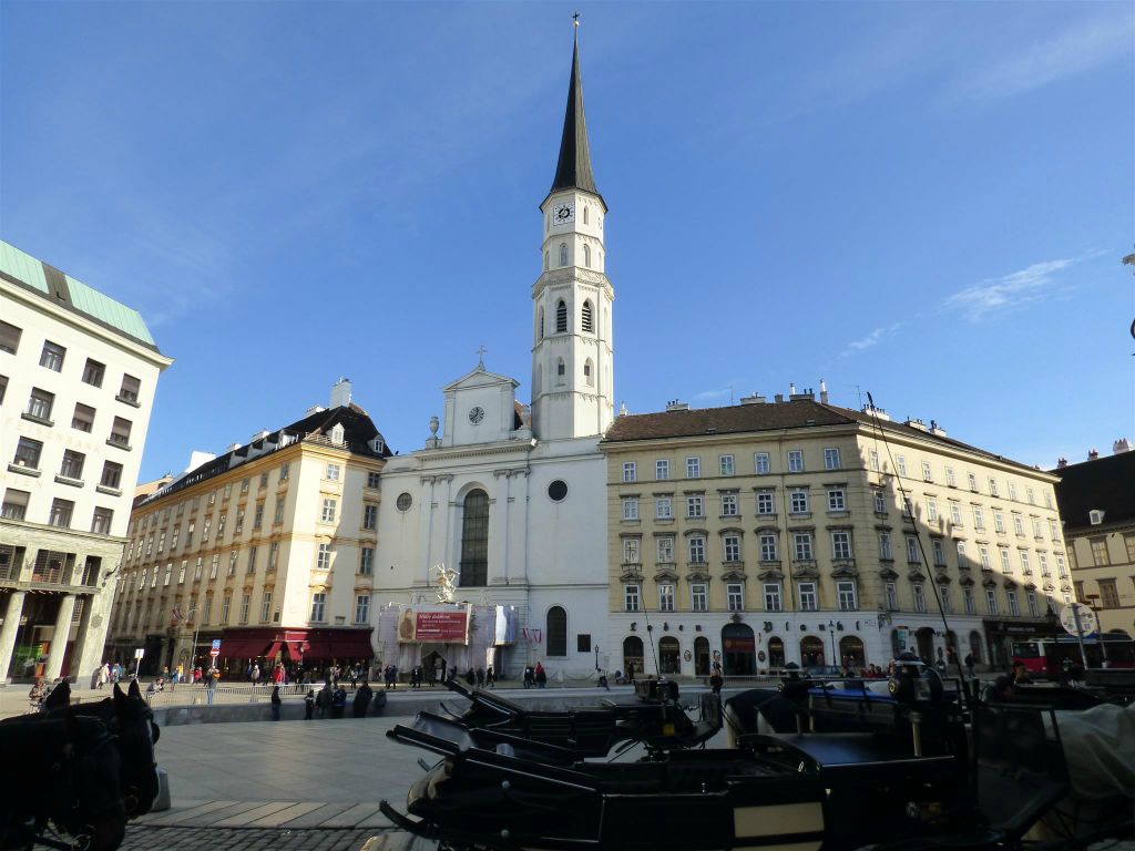 WENEN - de Sint-Michaëlkerk aan de Michaelerplatz