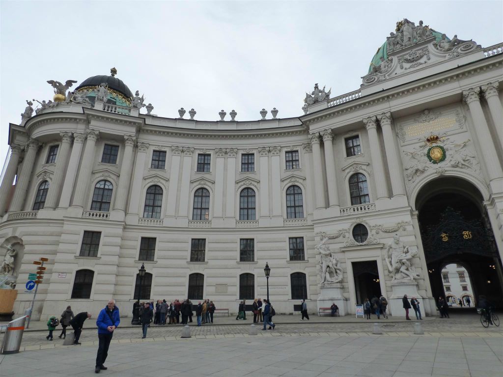 WENEN - de Spaanse rijschool aan de Michaelerplatz