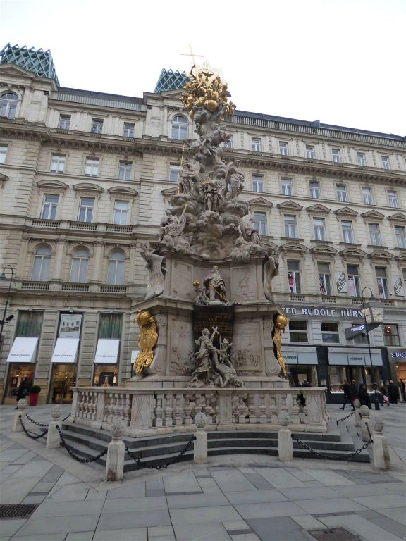 WENEN - de Weense pestzuil, een barokke drievuldigheidszuil ter ere van de pestepidemie van 1679