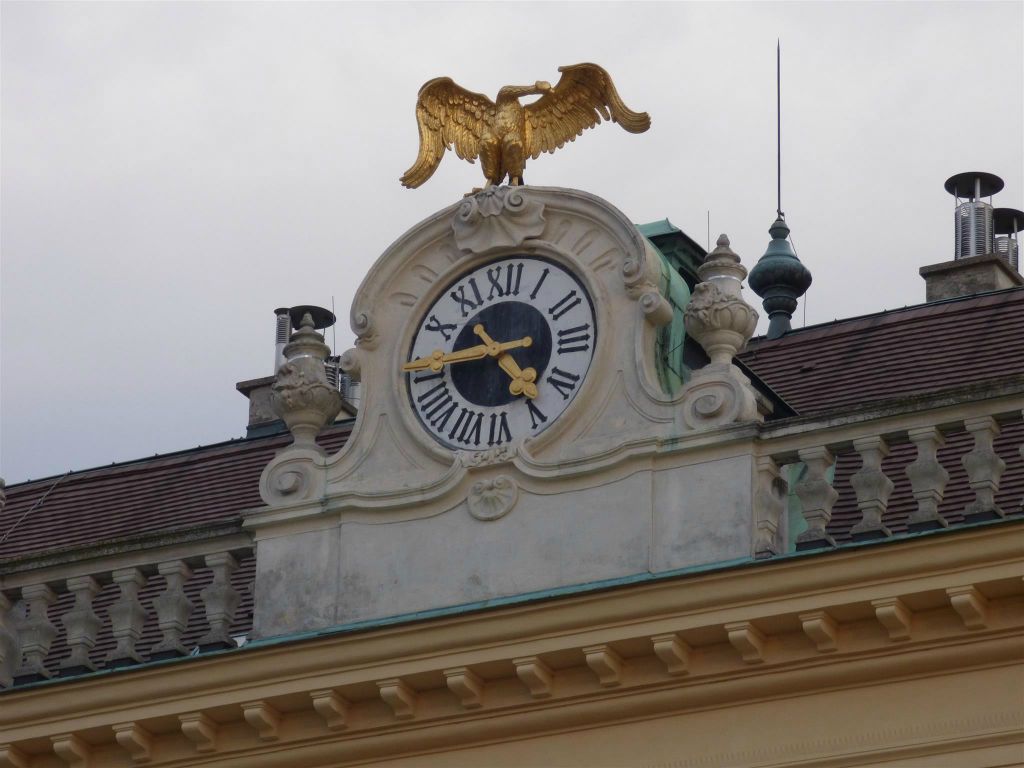 WENEN - de buitenklok van het Schönbrunn Paleis