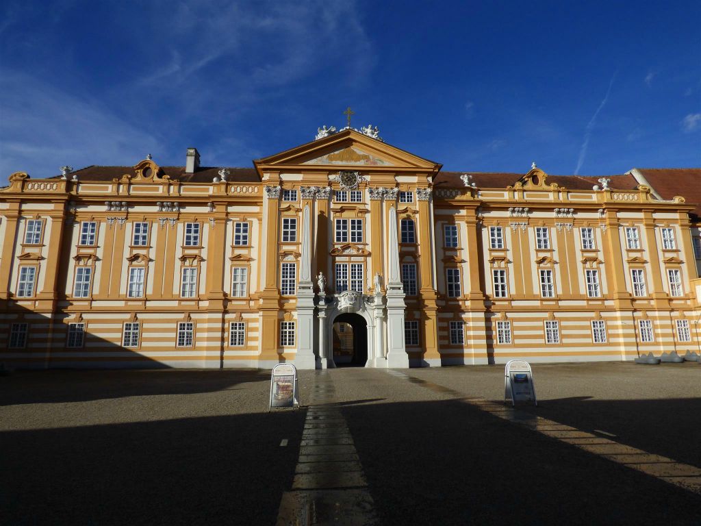 MELK - het plein voor de abdij van Melk (Stift Melk)