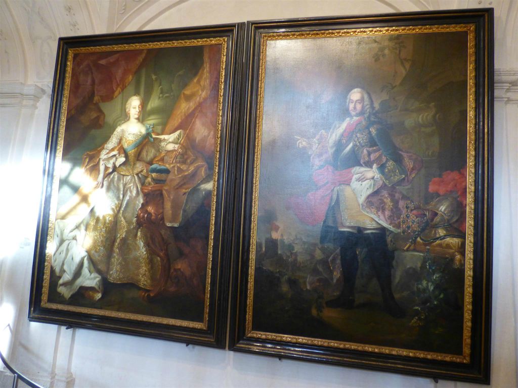 MELK - twee schilderijen bij de bogengalerij in het museum van de abdij van Melk (Stift Melk)
