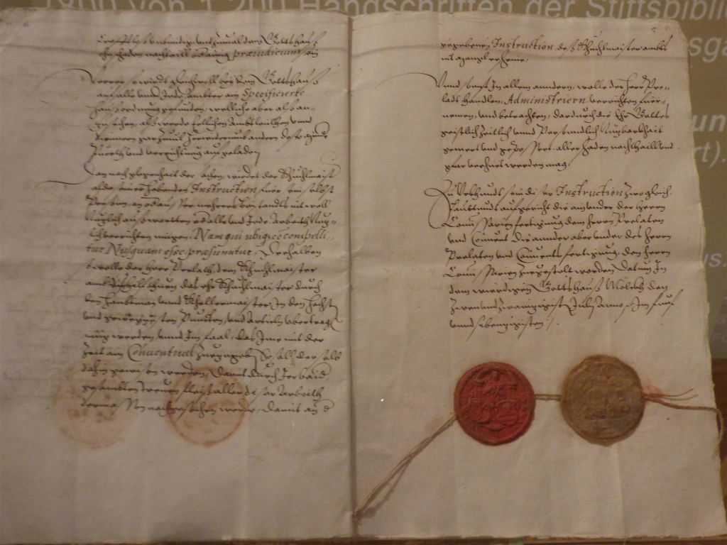 MELK - een oud boek in het museum van de abdij van Melk (Stift Melk)