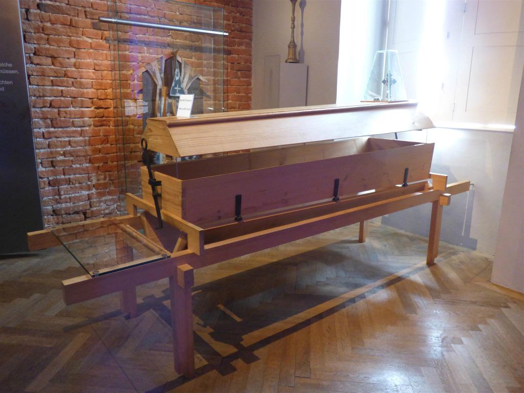MELK - een dienst doodskist in het museum in de abdij van Melk (Stift Melk)