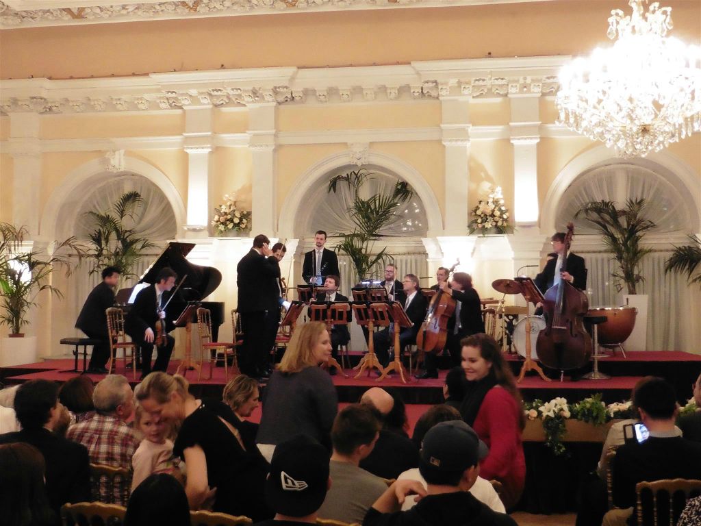 WENEN - het bijwonen van een concert in het Kursalon uit 1867