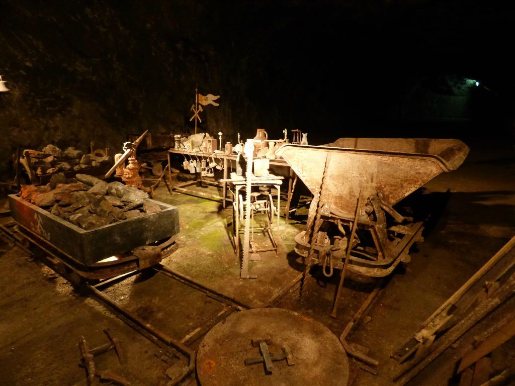 HINTERBRÜHL - enkele materialen die gebruikt werden in de Seegrotte