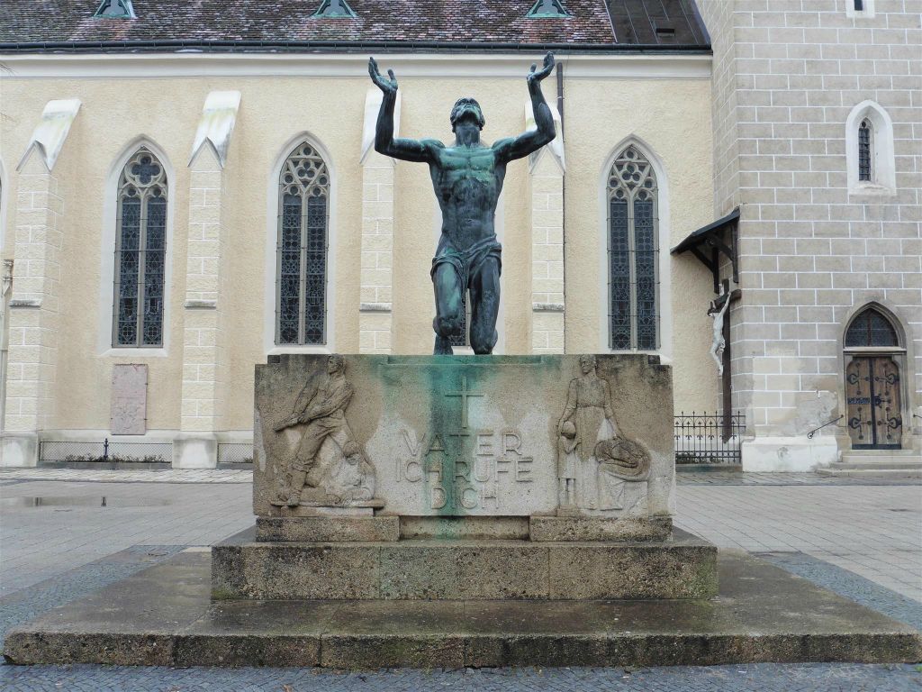BADEN - een monument ter ere van de eerste en tweede wereldoorlog slachtoffers