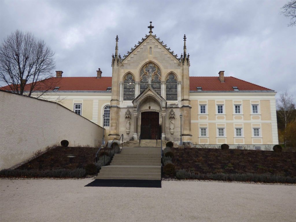 ALLAND - de Sint Jozef kerk bij het jachtslot Mayerling