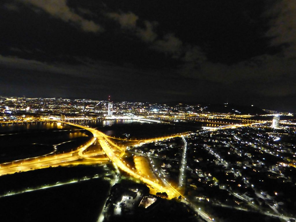 WENEN - het uitzicht over Wenen vanaf de Donauturm