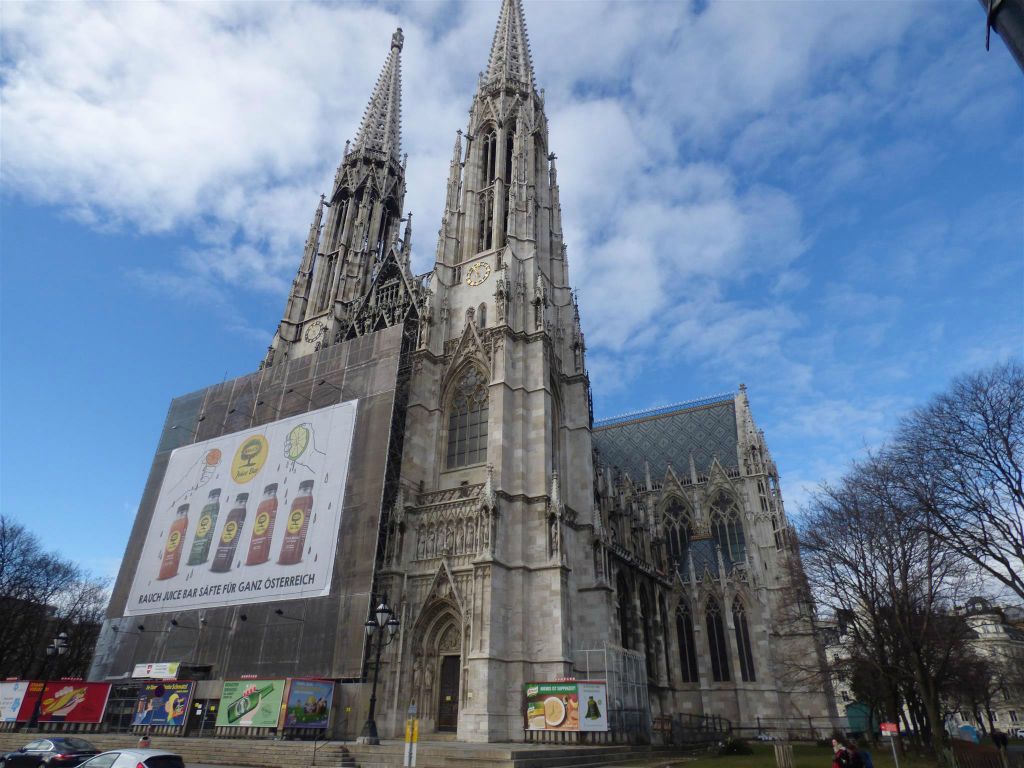 WENEN - de Votivkirche, een kerk uit 1879