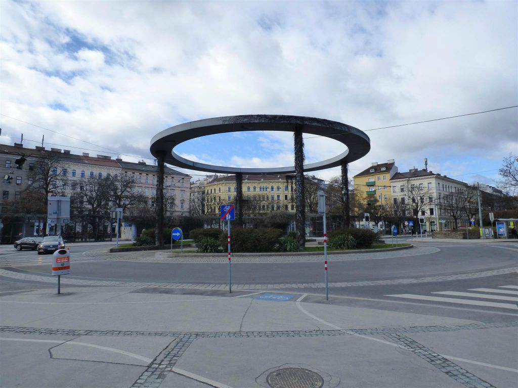 WENEN - het plein Gaußplatz