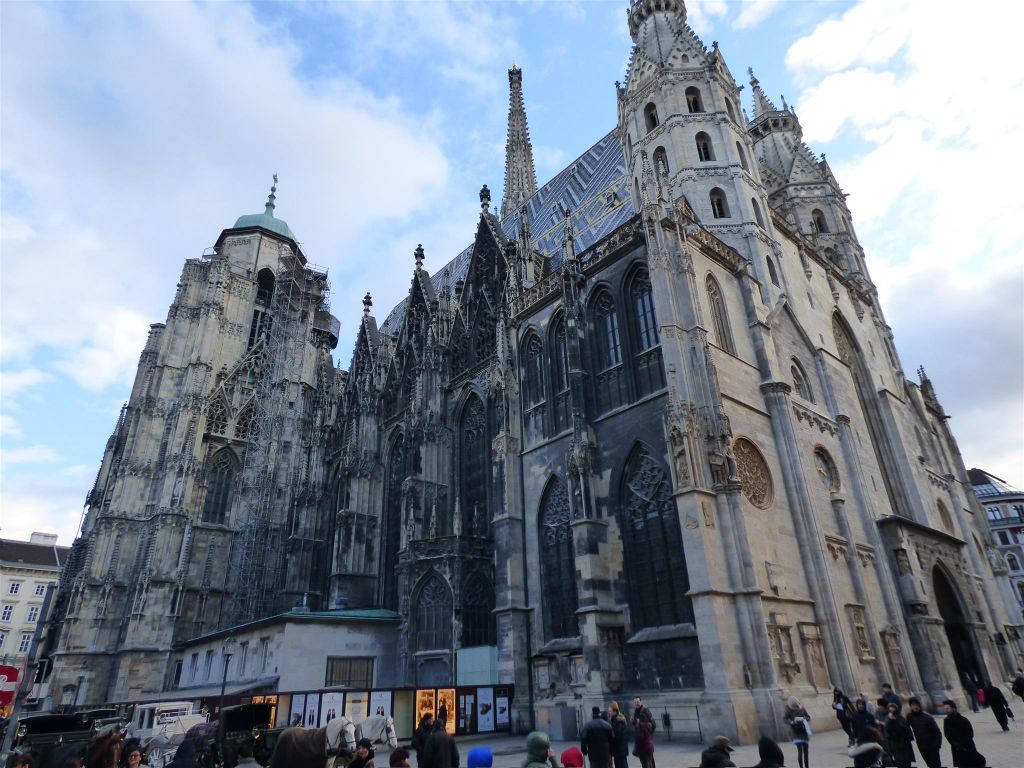 WENEN - de Stephansdom, een rooms-katholieke kathedraal oorspronkelijk gebouwd in 1147