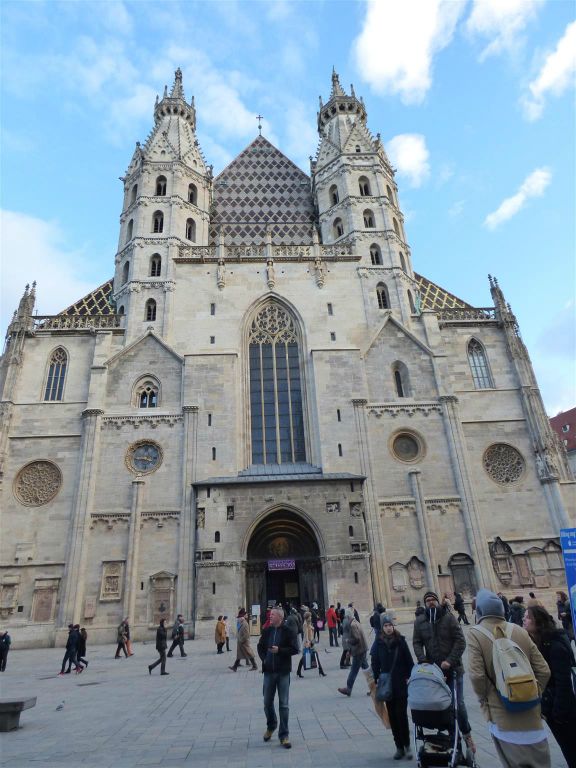 WENEN - de Stephansdom, een rooms-katholieke kathedraal oorspronkelijk gebouwd in 1147