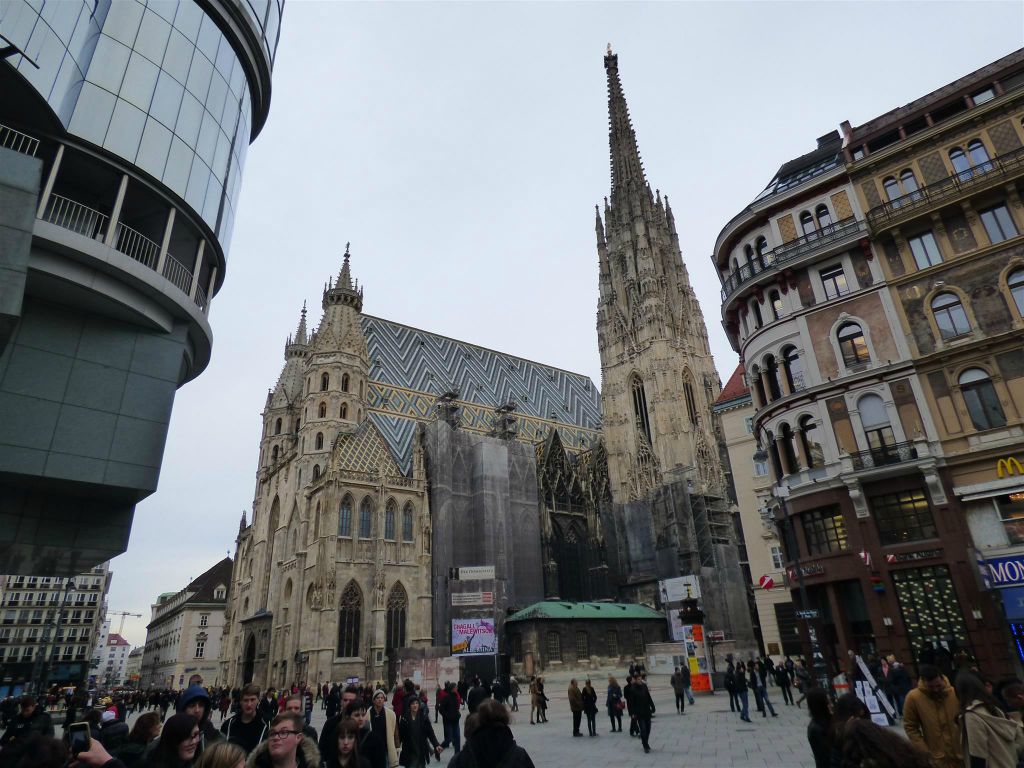 WENEN - de Stephansdom, een rooms-katholieke kathedraal oorspronkelijk gebouwd in 1147