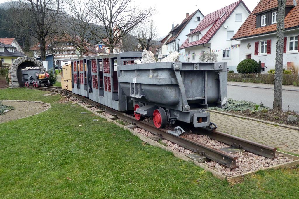 OBERWOLFACH - een trein bij het themapark "Historische mijnbouw, mineralen en wiskunde"