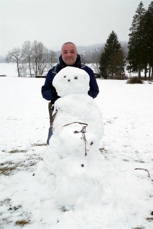 TITISEE - Carlos bij een sneeuwpop