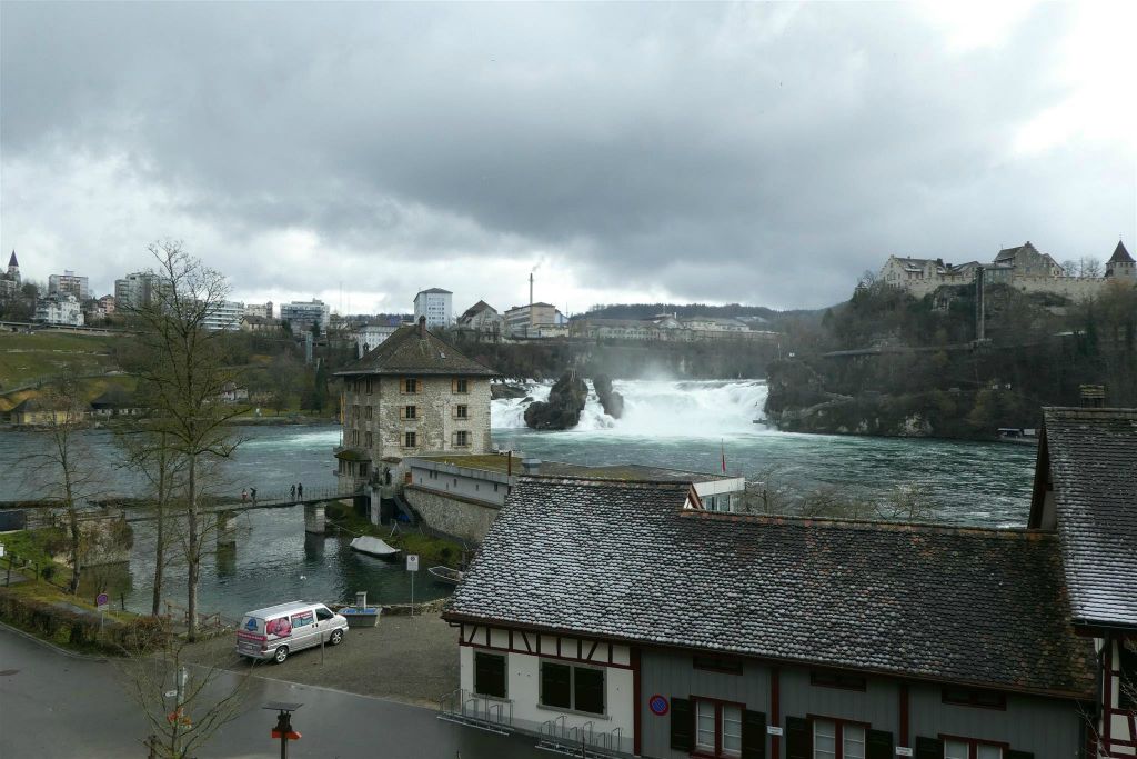 SCHAFFHAUSEN (ZWITSERLAND) - de Rheinfall, de grootste waterval van Europa