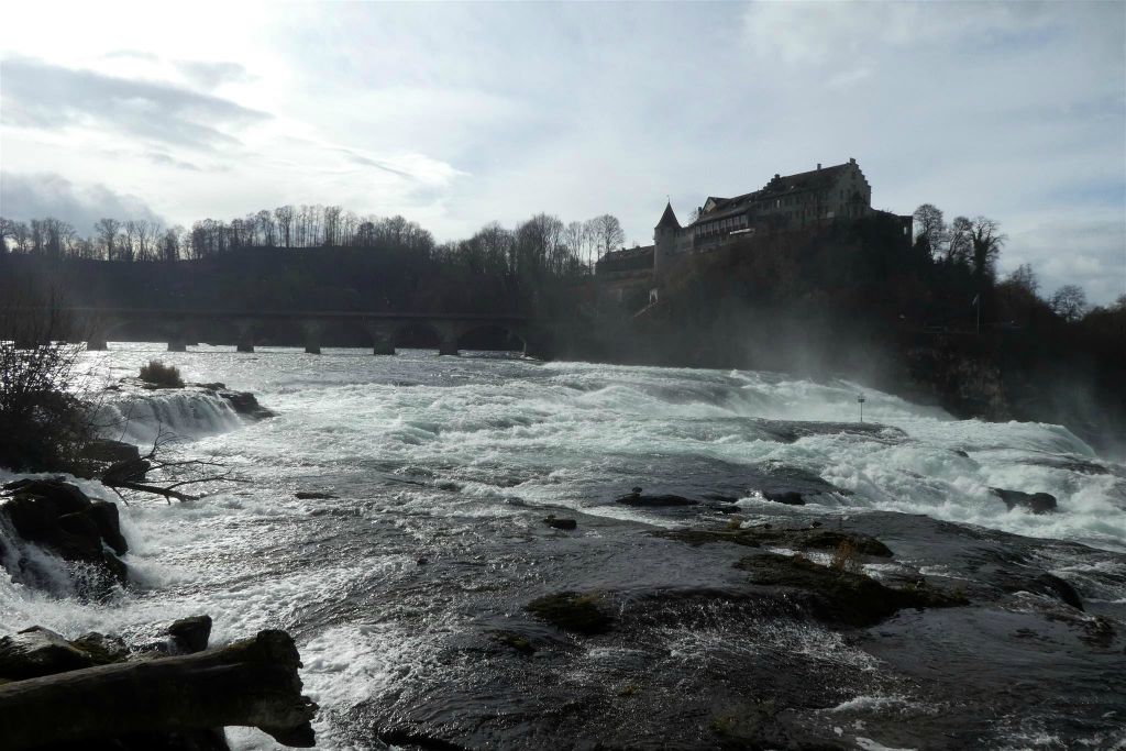 SCHAFFHAUSEN (ZWITSERLAND) - de Rheinfall, de grootste waterval van Europa