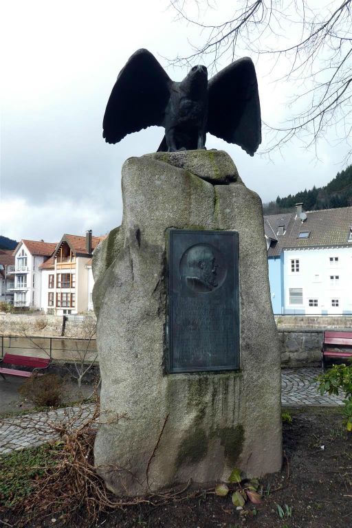 WOLFACH - een standbeeld