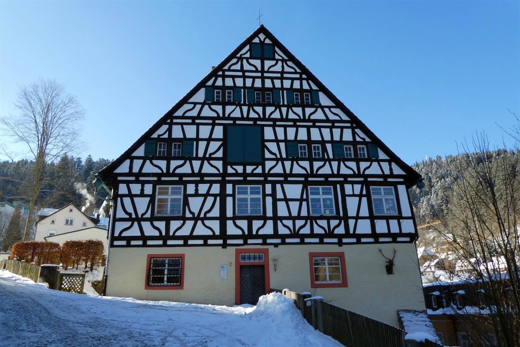 TRIBERG - een oud provincie huis