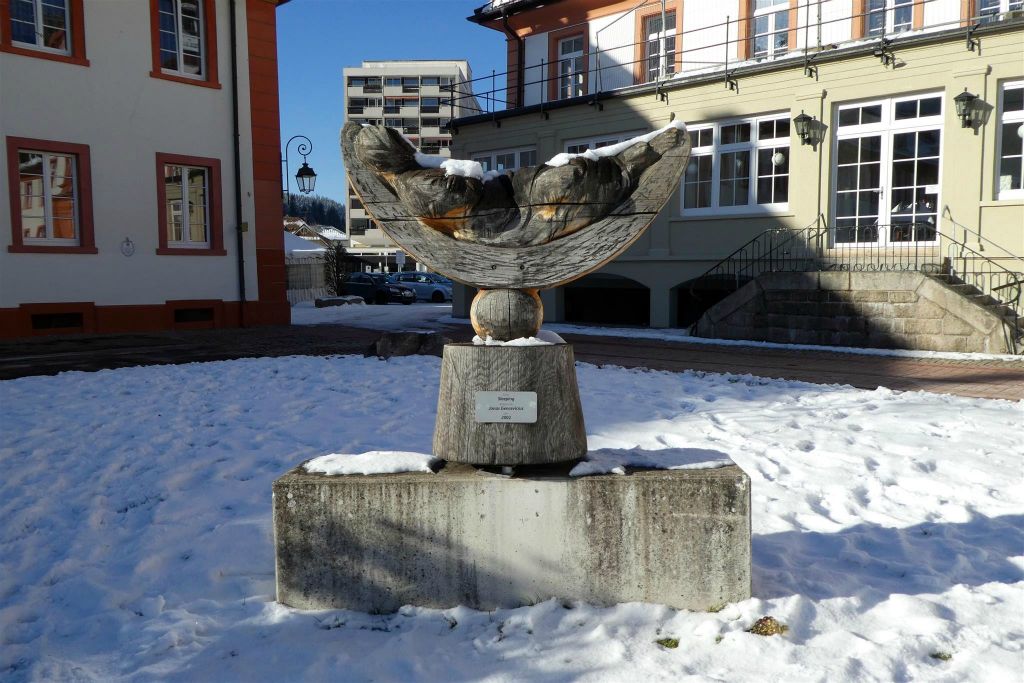 ST. BLASIEN - het kunstwerk "Sleeping" gemaakt door Jonas Gencevicius in 2002