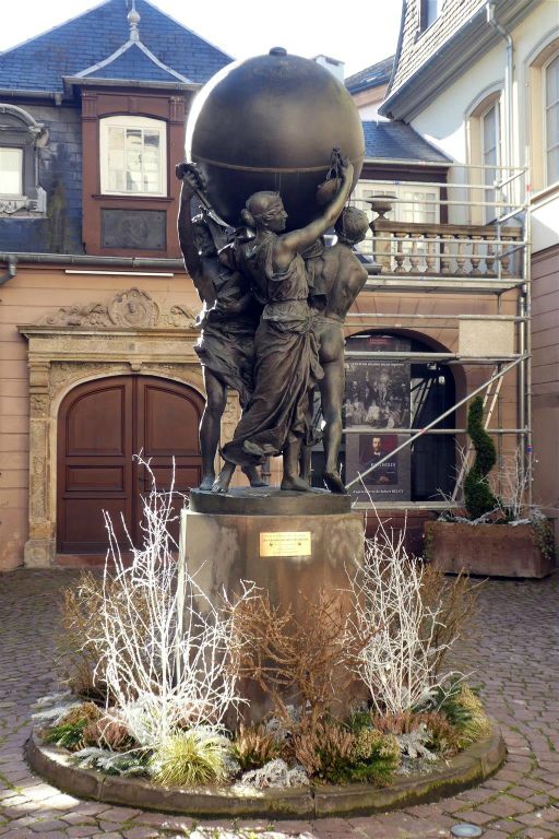 COLMAR (FRANKRIJK) - het grote supporters van de wereld monument bij het Bartholdi-museum