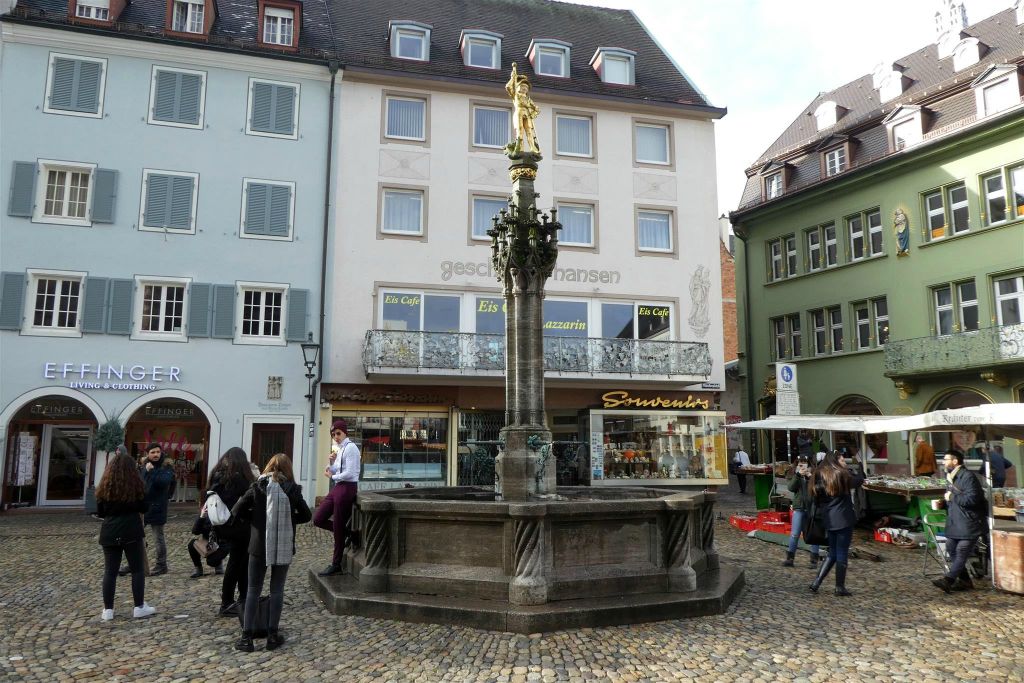 FREIBURG - de fontein Georgsbrunnen