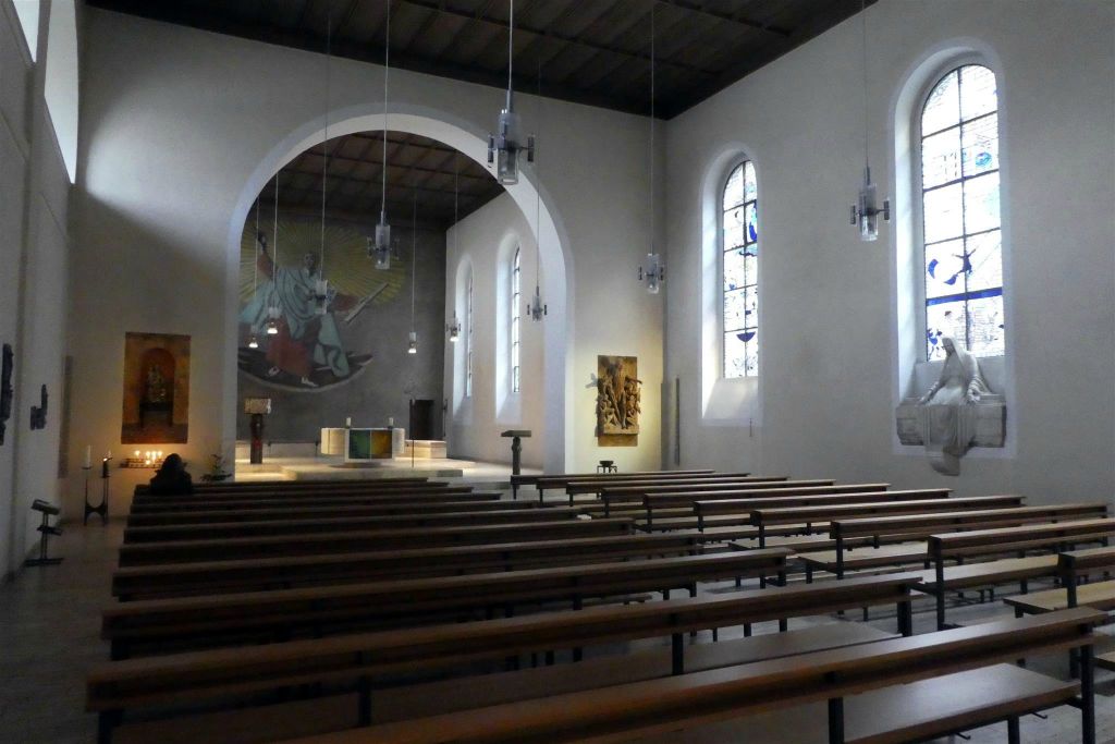 FREIBURG - binnen in de Seminarie kerk